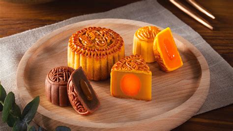 Celebrate the Mid-Autumn Festival 2022 with These Mooncakes | Booky