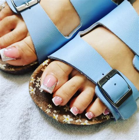 8 Toe Nail Designs You Must Try During Your Next Pedicure Session In 2023