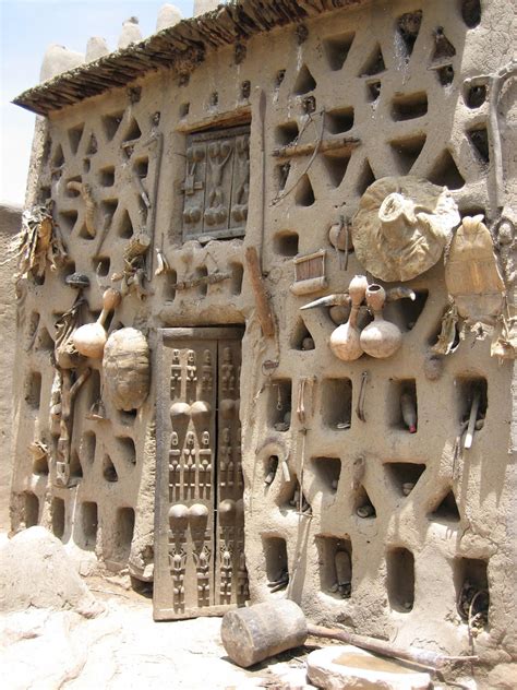 Dogon house (photo by Therese Lee - roberthadley) | Traditional ...