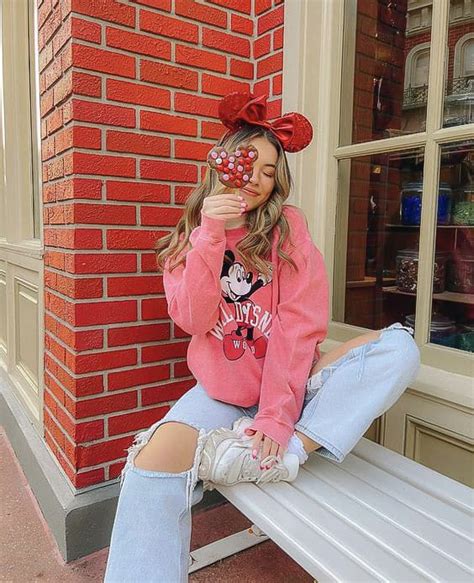 14+ Cute Disneyland Outfits - get a perfect park aesthetic! (women)