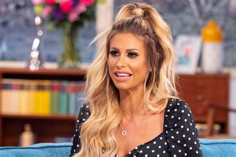 Instagram star Mrs Hinch reveals she DOESN'T clean…