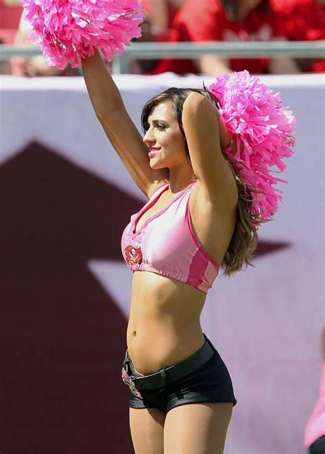 Tampa Bay Buccaneers cheerleaders Tampa Bay Buccaneers Cheerleaders ...