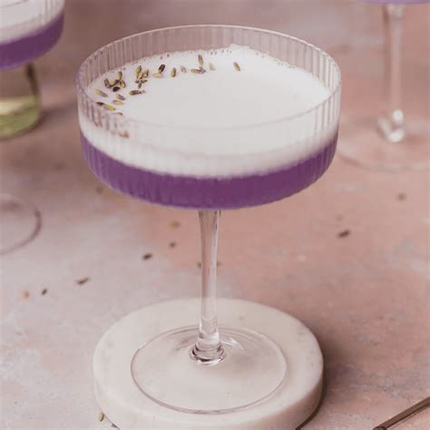 Lavender Gin Cocktail (Gin Fizz) - A Full Living