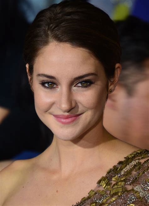 File:Shailene Woodley March 18, 2014 (cropped).jpg - Wikimedia Commons