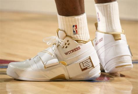 At the NBA Finals, an unusual change of footwear — Andscape