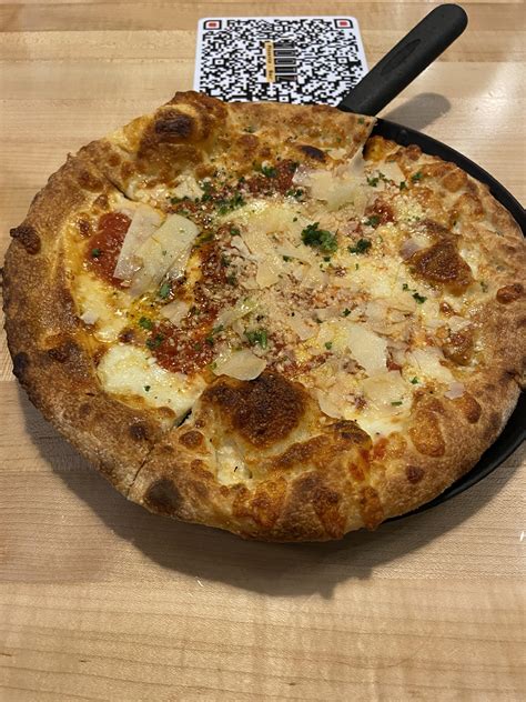 Mootz Pizza in Detroit, MI : r/Pizza