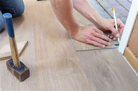 4 Ways to Repair a Hardwood Floor