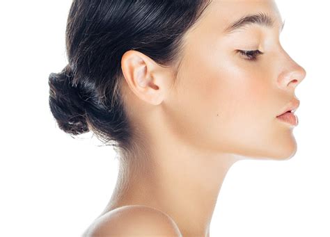 Jawline Sculpting: Why It’s Not All About Jawline Filler | RealSelf ...