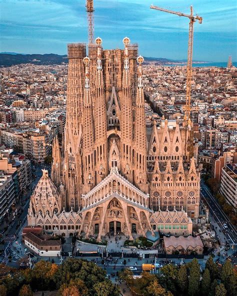 Barcelona Spain Historical Sites / Spain Facts Culture History Points ...