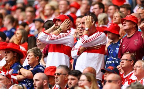 Hull KR fans furious after EE take brutal shot at the club - Rugby ...