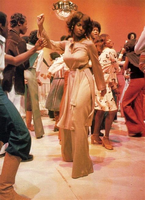 70s Disco Fashion: Disco Clothes, Outfits for Girls and Guys Disco ...