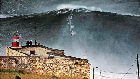 Surf Blog - Legendary surf spot Nazaré - the biggest wave ever surfed.