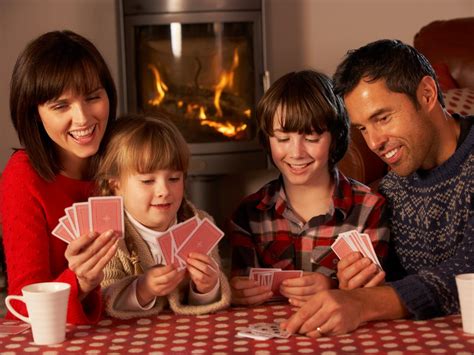 Los mejores juegos de cartas para divertirse en familia