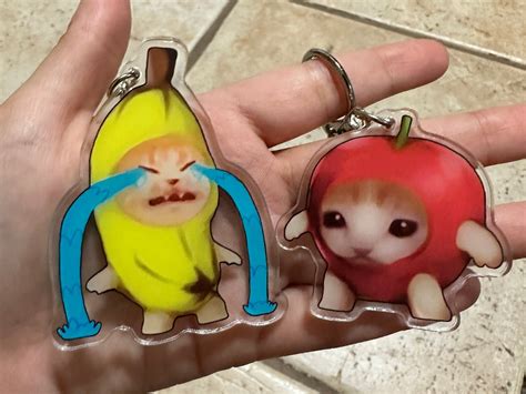 Crying Banana Cat Meme - Happy Apple Cat Meme - Keychain