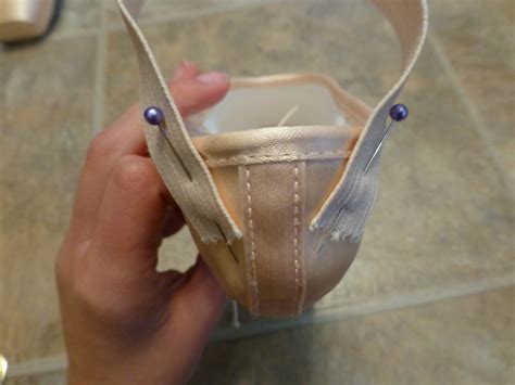 How to Sew Pointe Shoes, Step-by-Step – Dance Insight