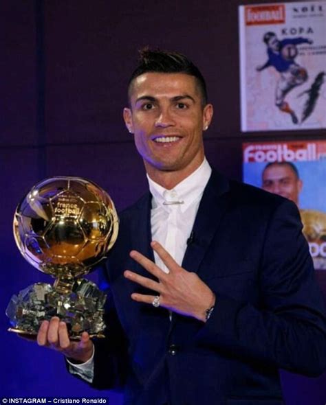 Cristiano Ronaldo hits 100million Instagram followers | Daily Mail Online