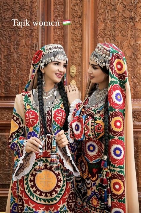 Traditional Tajik clothing by Khurshed Sattorov in 2022 | Traditional ...