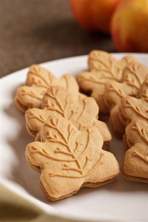 L.B. Maple Treat Maple Syrup Cream Cookies | Maple cream cookies recipe ...