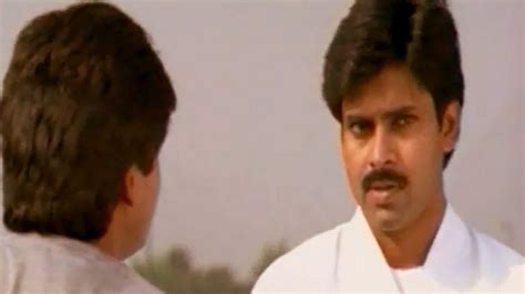 Kushi Movie || Pawan Kalyan Introduction Scene - YouTube