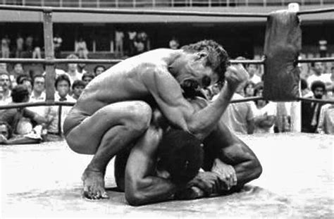 Il y a 40 ans, Rickson Gracie a fait ses débuts en vale-tudo contre Rei ...