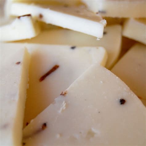 Pecorino al Tartufo Cheese (truffle)