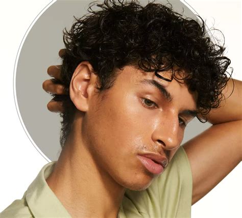 Top 7 Stylish Hairstyles For Men With Oval Faces - Tira