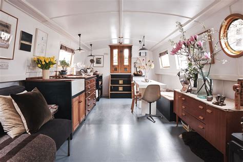 A Cozy and Stylish Houseboat in London — THE NORDROOM Tiny House ...