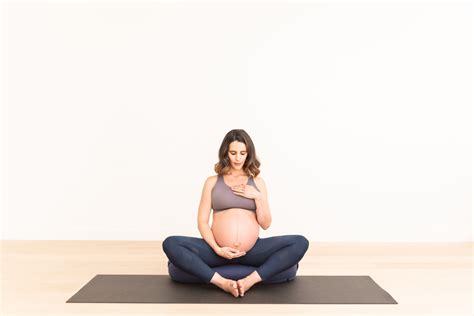 Top 5 Benefits of Prenatal Yoga Online During Covid-19 - Nurtured Birth