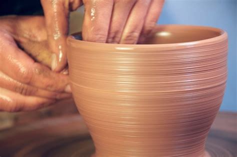 Five Great Pottery Wheel Throwing Techniques | Pottery techniques ...