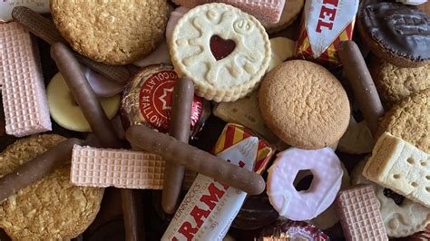 18 Popular British Biscuits, Ranked