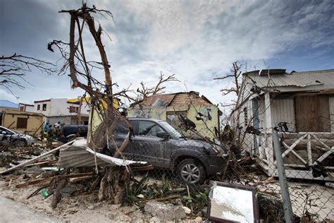 Hurricane Irma smashing Caribbean on way to Florida - CBS News