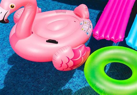 15 Awesome Pool Floats For Your Next Backyard Party