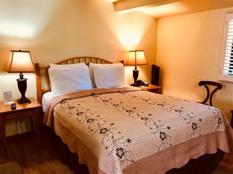 Carmel Resort Inn | BEST RATES at our Boutique Carmel Hotel