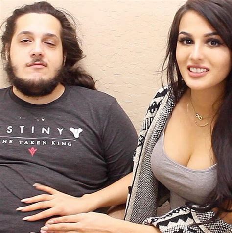 Who Is Evan Sausage? Know About SSSniperwolf’s Boyfriend IG Handle ...