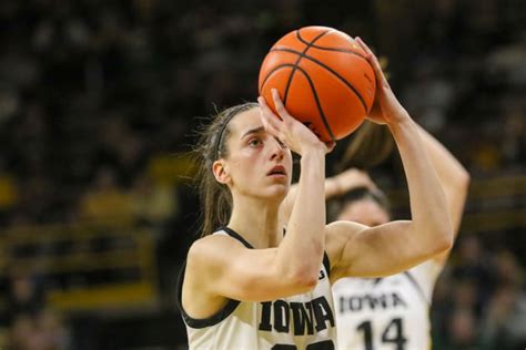 Caitlin Clark Sets Scoring Mark in Rout - Sports Illustrated Iowa ...