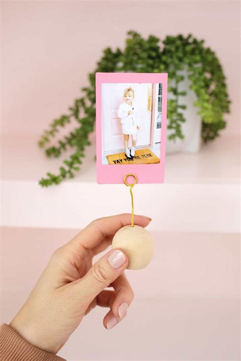 Wooden Ball Photo Holder DIY (Only Takes 5 Minutes To Make!)