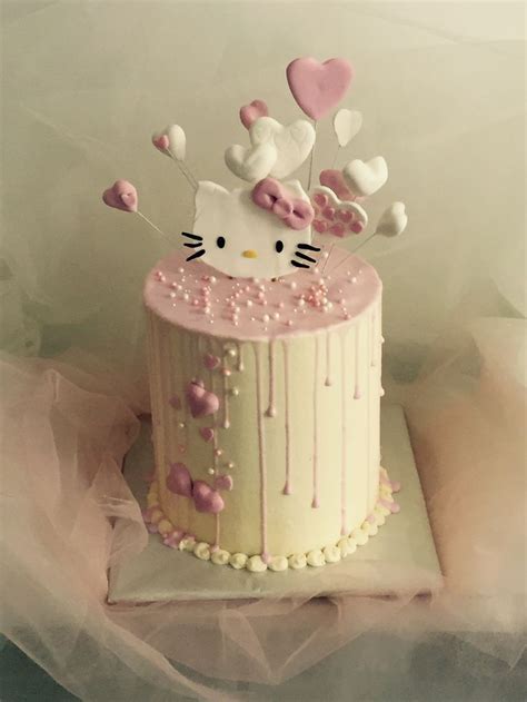 Hello kitty buttercream cake | Hello kitty birthday cake, Hello kitty ...