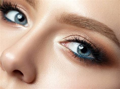 Step By Step Makeup For Blue Eyes