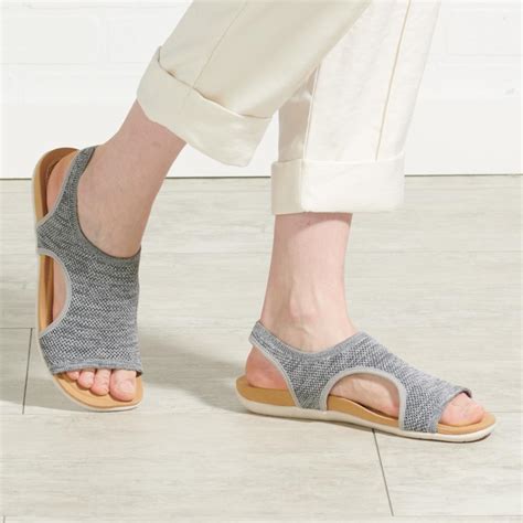 The Lightweight Memory Foam Sandals - Hammacher Schlemmer