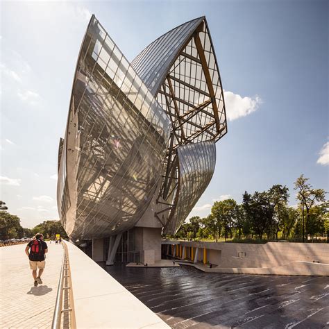 Modernist Architecture: Frank Gehry Does Paris (Again)