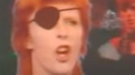 The Real Reason Why David Bowie Started Wearing An Eyepatch