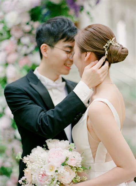 Intimate Wedding In A Victorian Garden