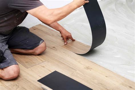 How Much Does Vinyl Flooring Installation Cost? (2023)