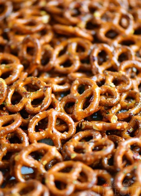 Easy Spicy Ranch Pretzels - Mom On Timeout | Ranch pretzels, Spiced ...