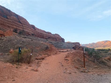 Why We Love To Hike Corona Arch (+Pinto & Bowtie) - Karabou Adventures