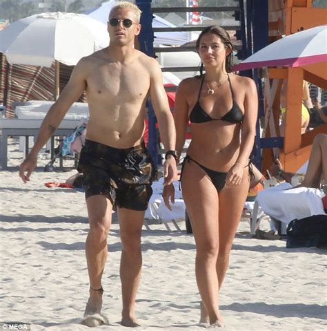 Hernandez and Instagram model girlfriend Sarah Kohan soak up sun ...