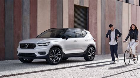 Volvo XC40 T2 é nova versão em Portugal