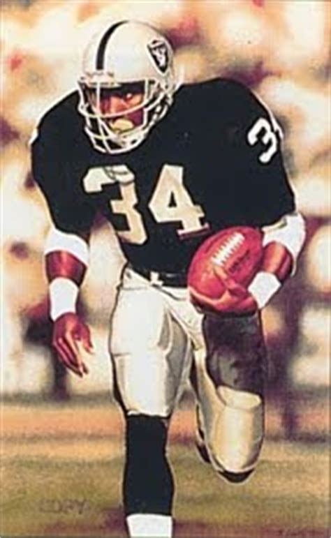 Today in Pro Football History: 1987: Bo Jackson Runs for 221 Yards as ...