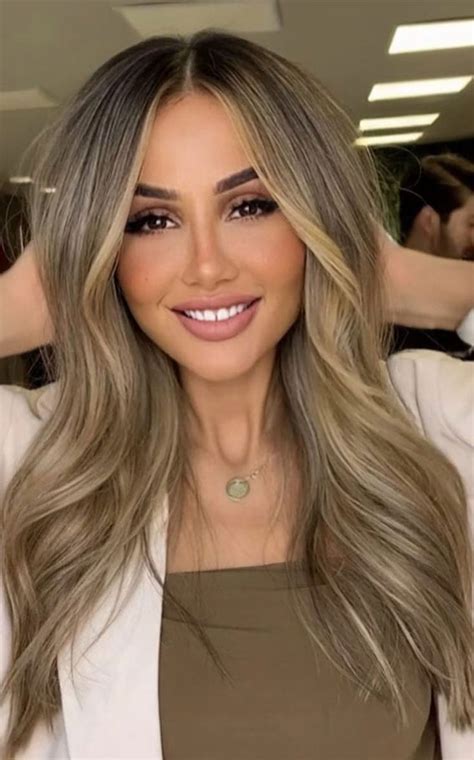 30+ Hair Colour Trends To Try in 2023 : Pale Beige Blonde Balayage