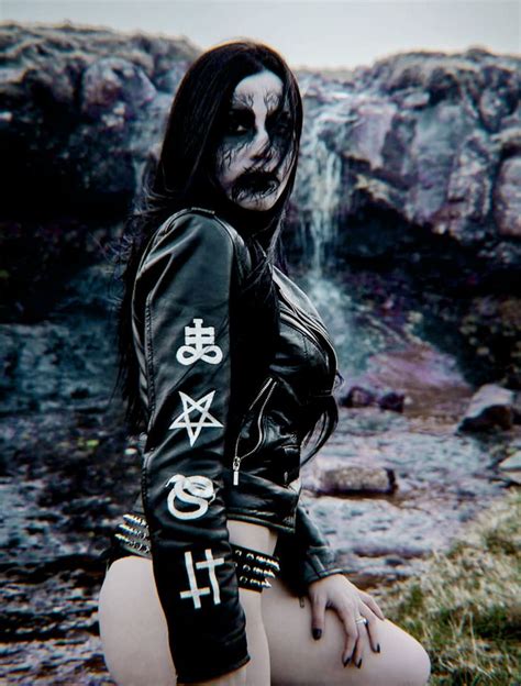 Black Metal girls, corpse paint | Black metal girl, Metal girl, Heavy ...